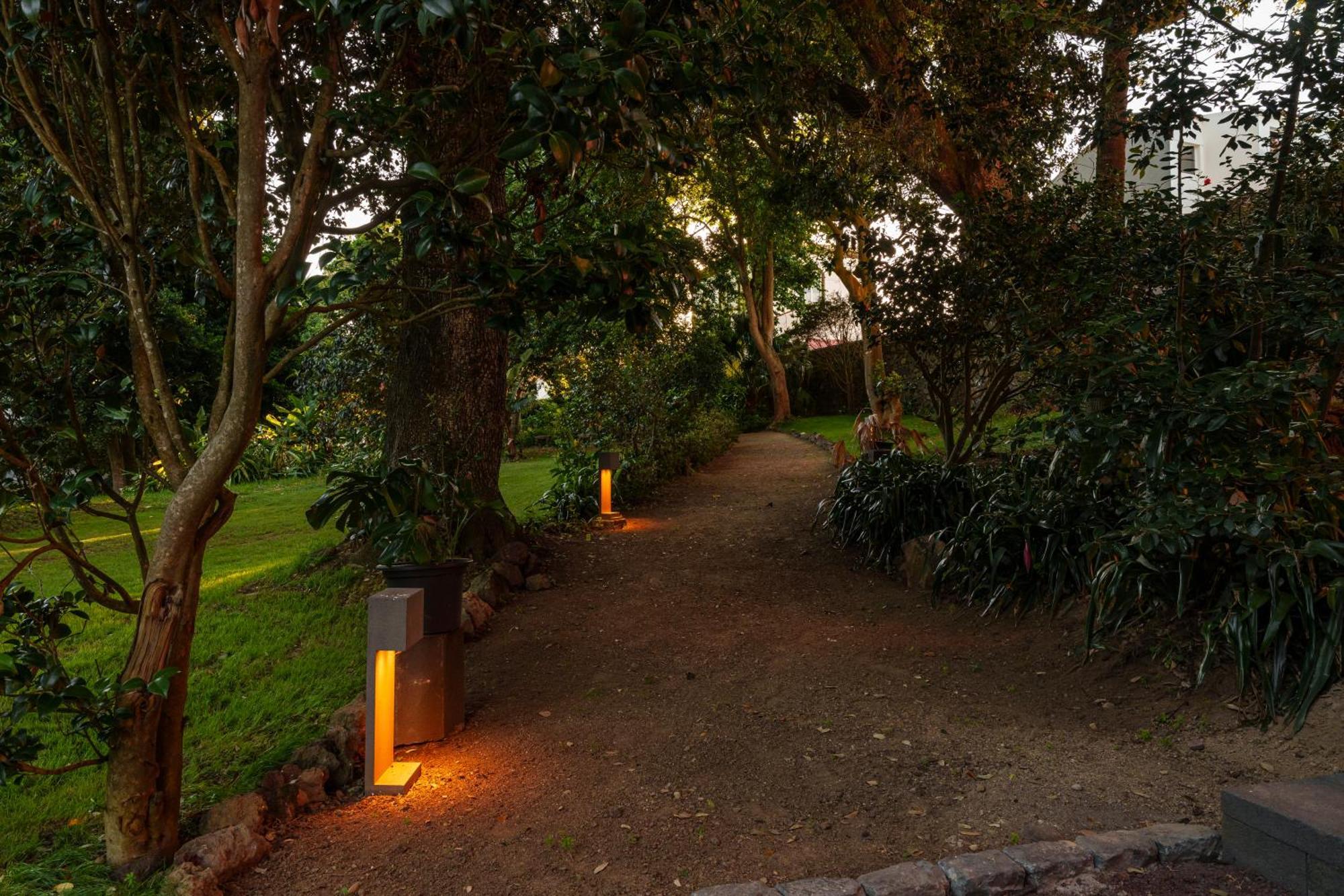 Solar Dos Cantos Botanic House & Garden ปอนตาเดลกาดา ภายนอก รูปภาพ